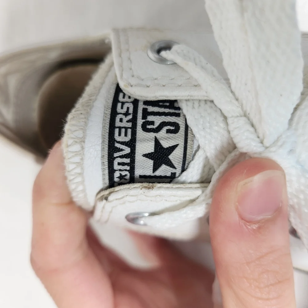 Converse Junior Size 2 White Faux Leather Low Top Sneakers All Star